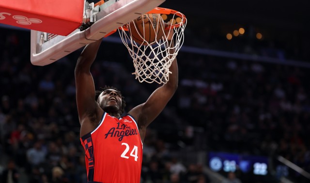 船记：科比·布朗被下放到发展联盟圣迭戈快船队 出战今日比赛