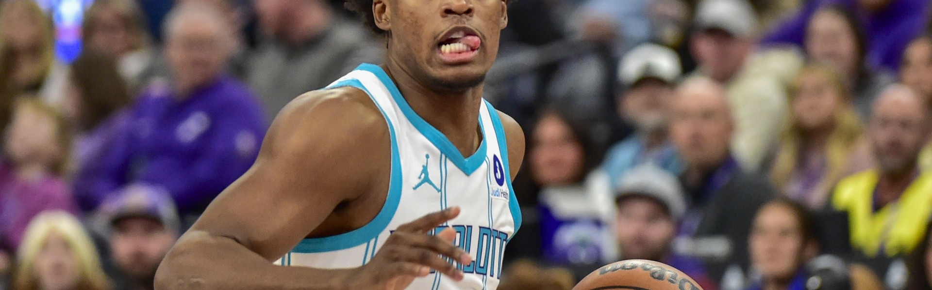 名记：森林狼之前也问过莫兰特 但现在他们将目标转到塞克斯顿上