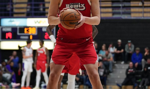 星空体育足球直播-差一点！杨瀚森G联赛砍新高31分 此前他在CBA单场得分纪录是32分